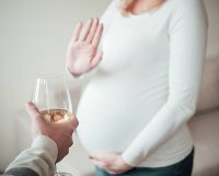 Жүкті әйел мен іштегі шаранаға не зиян болуы мүмкін?